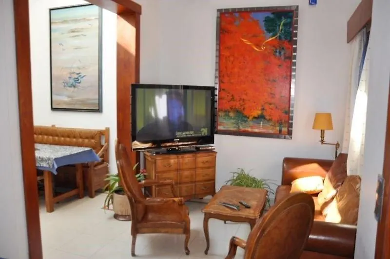 Vila Maison A 100M De La Mer Avec Wifi, Place Ste-Anne A Tregastel - Ref 43